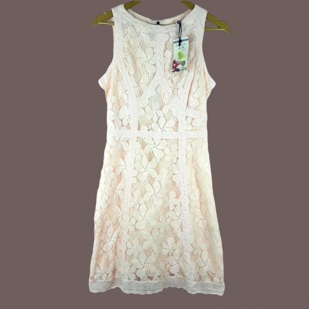 NEW Chelsea & Violet Women Sleeveless Lace Dress Peach Color Floral Size M